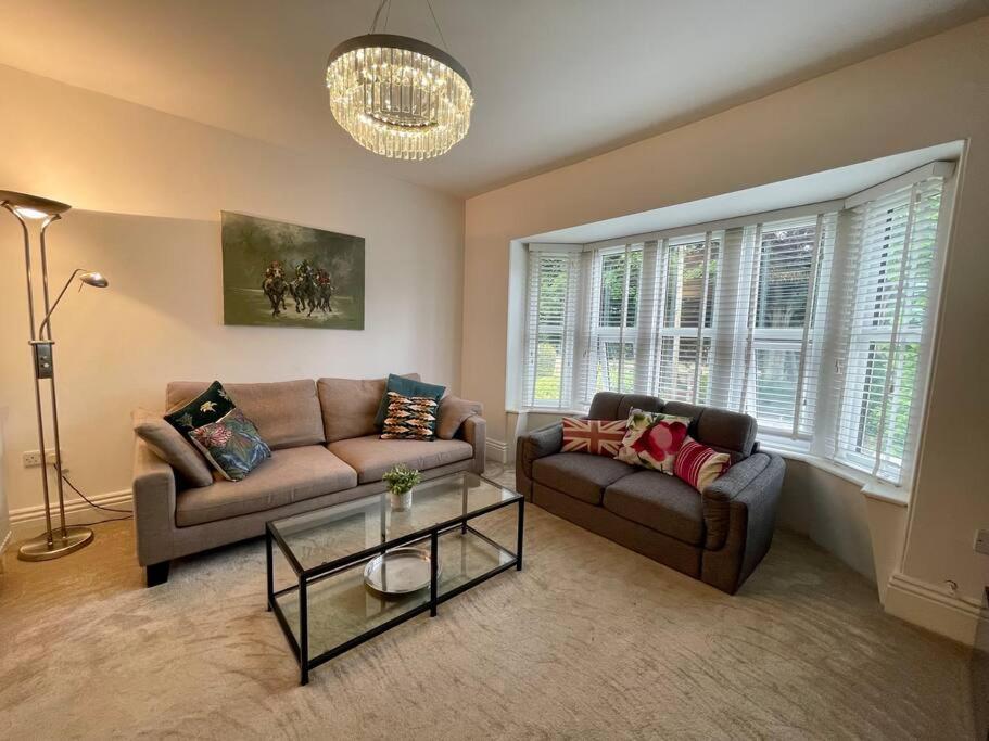 Modern 2 Bed Flat W Parking, Dog Friendly, Central Bournemouth Exterior foto