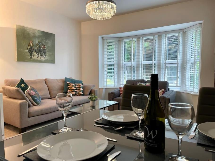Modern 2 Bed Flat W Parking, Dog Friendly, Central Bournemouth Exterior foto